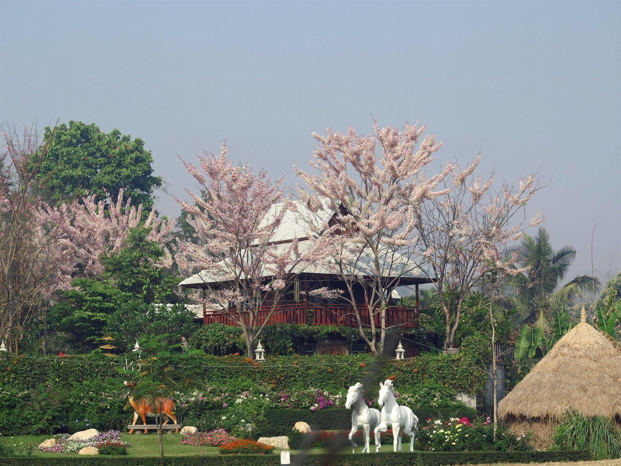Phusanfah Resort Mae Taeng Luaran gambar